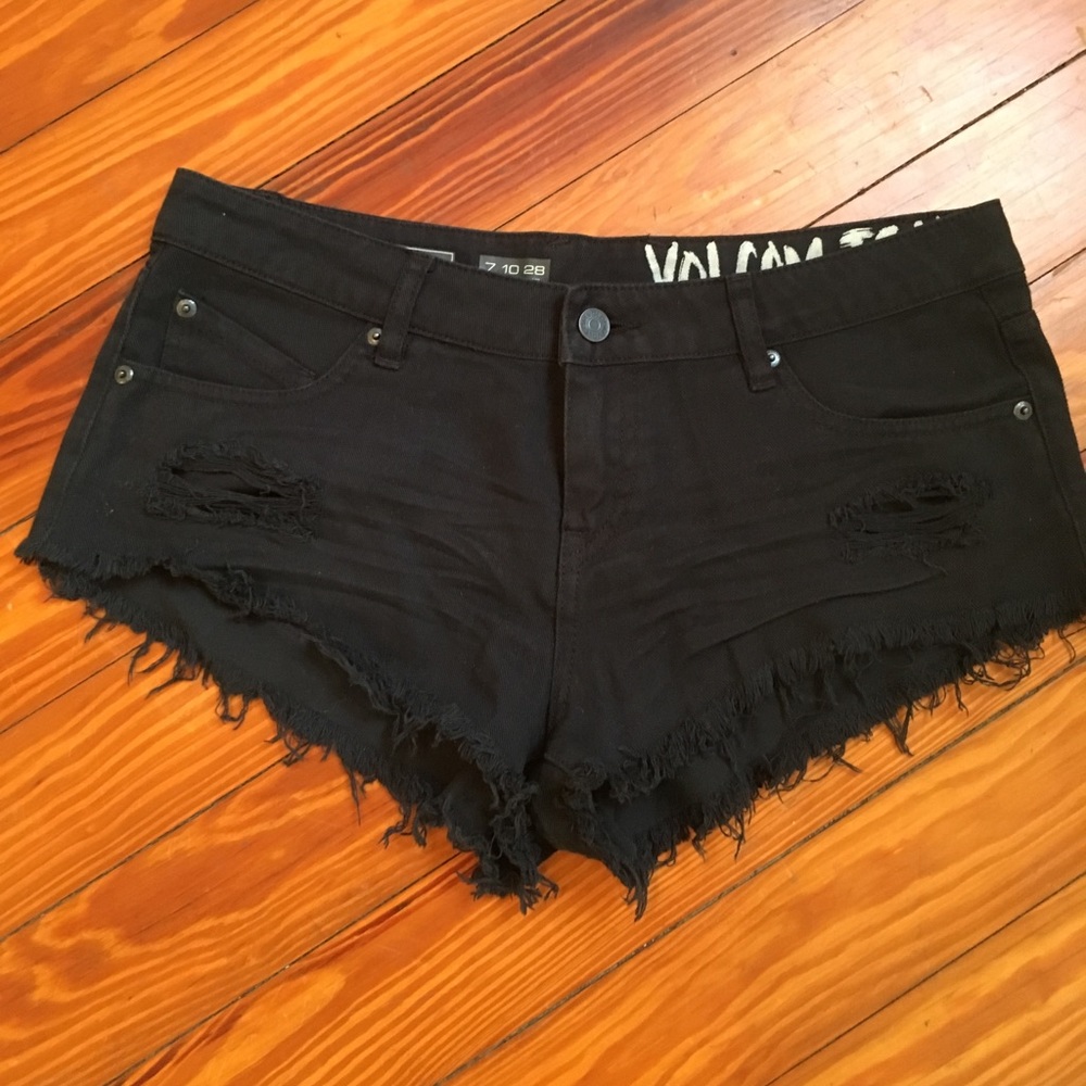 Volcom black denim cutoff. Size 7 28 inch waist